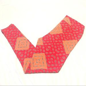 LuLaRoe Tall and Curvy Leggings